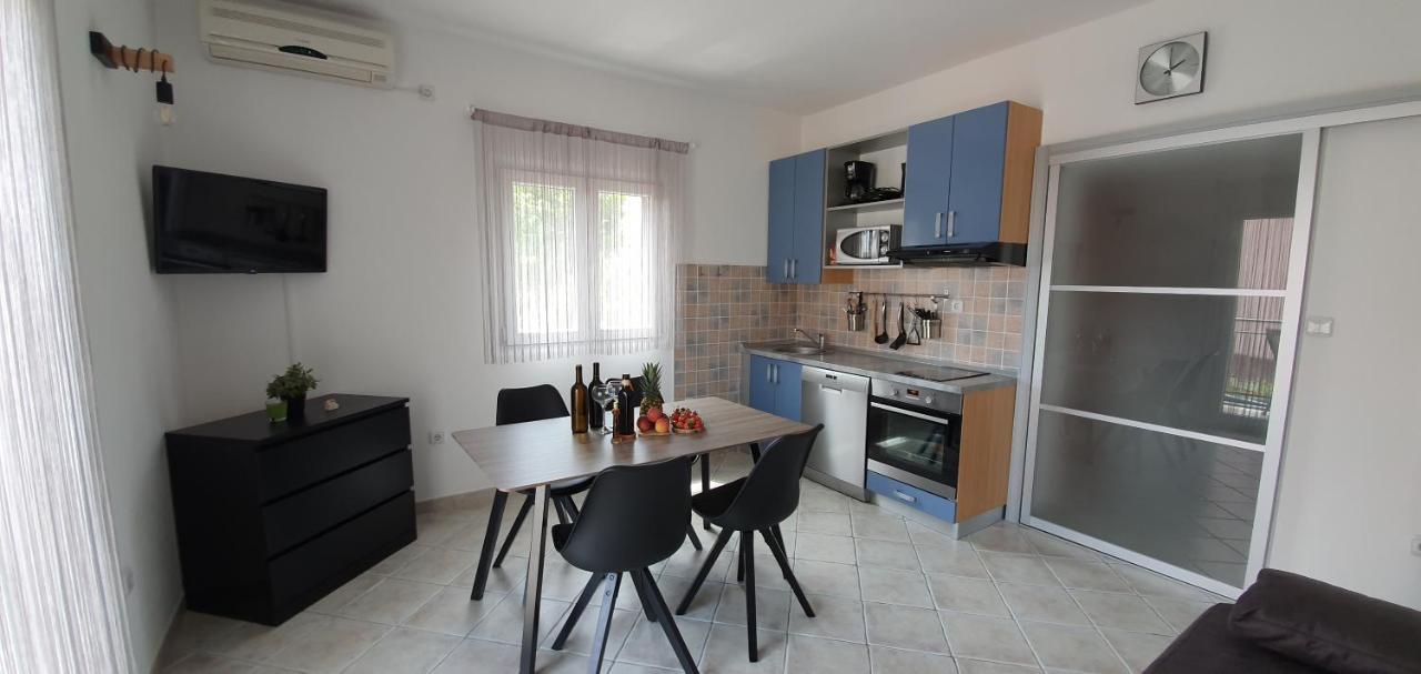 Apartment Prkic Traù Esterno foto