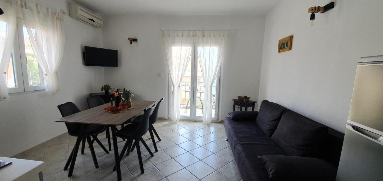Apartment Prkic Traù Esterno foto
