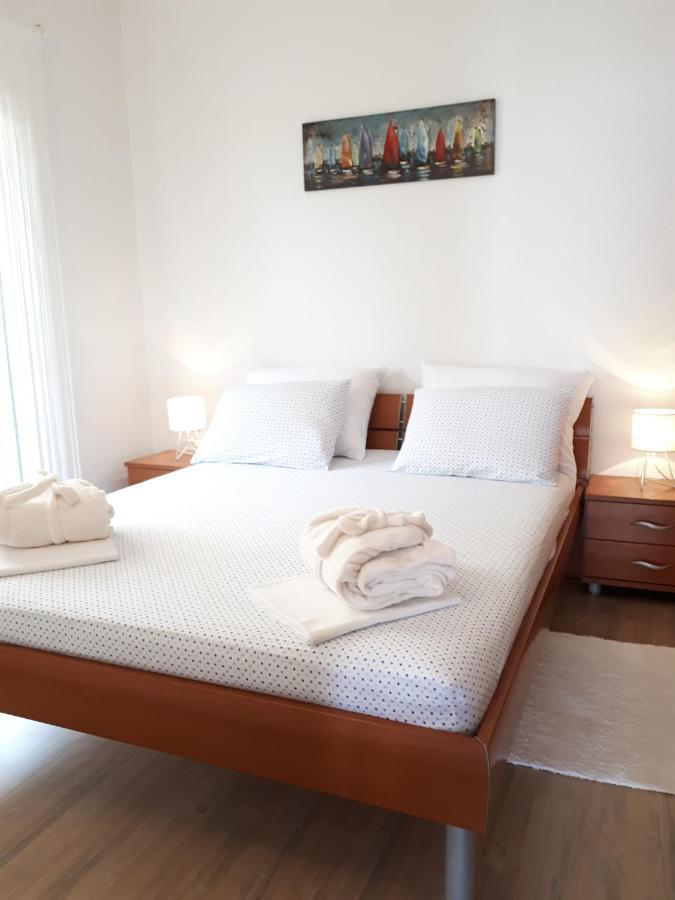Apartment Prkic Traù Esterno foto